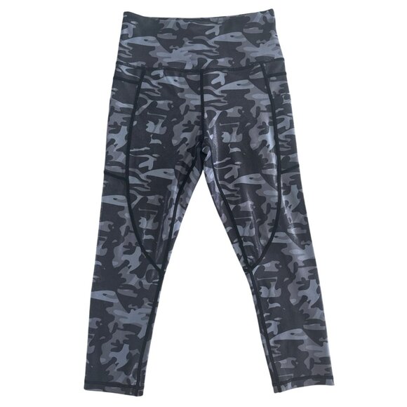 ZYIA ACTIVE Black Camo Metallic Pocket Light n Tight Hi-Rise Capri‎ 20" Size 4 - Picture 2 of 8